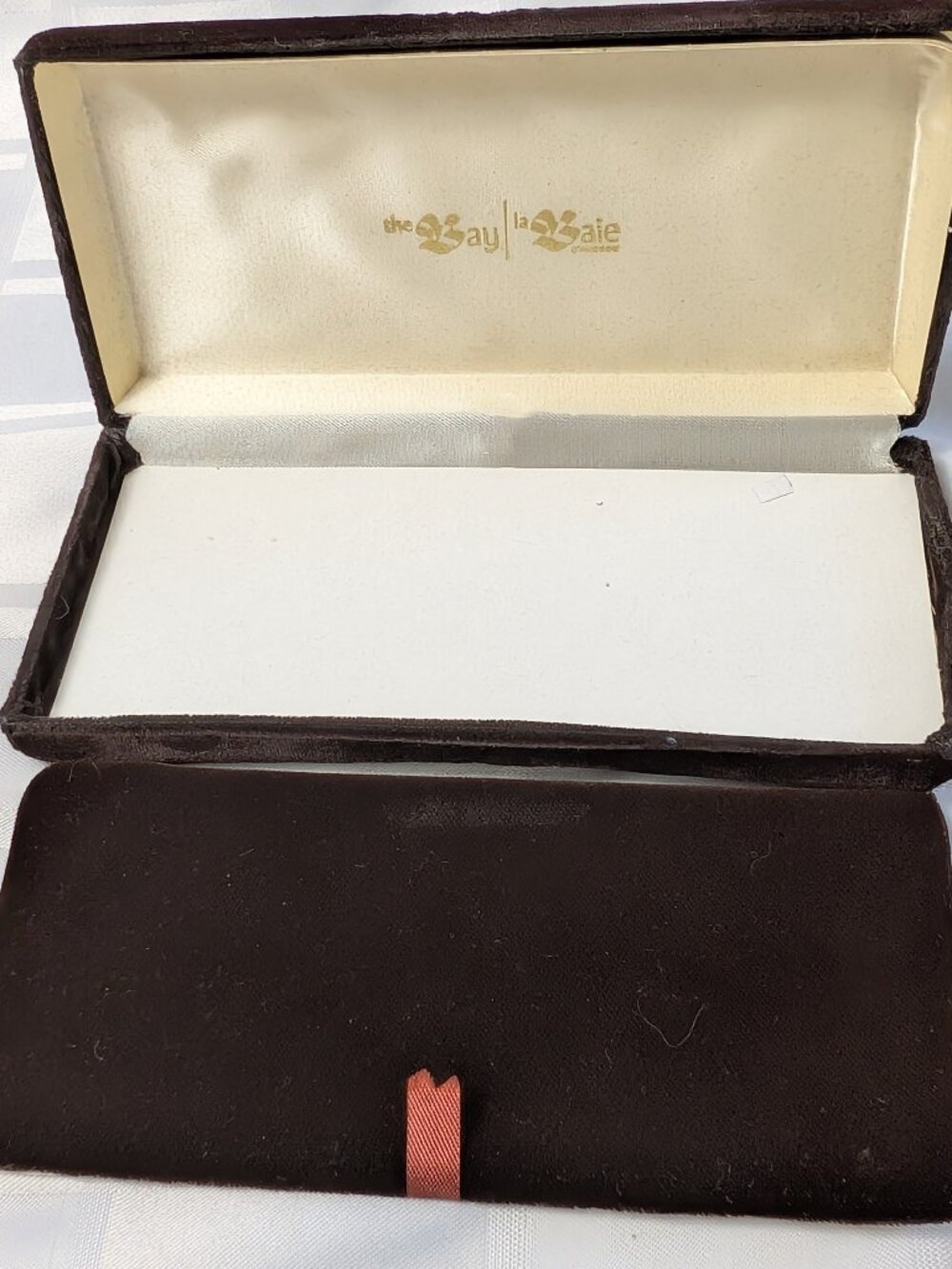 THE BAY CANADA HUDSON BAY COMPANY JEWELRY BOX DISPLAY VINTAGE RETRO STORE